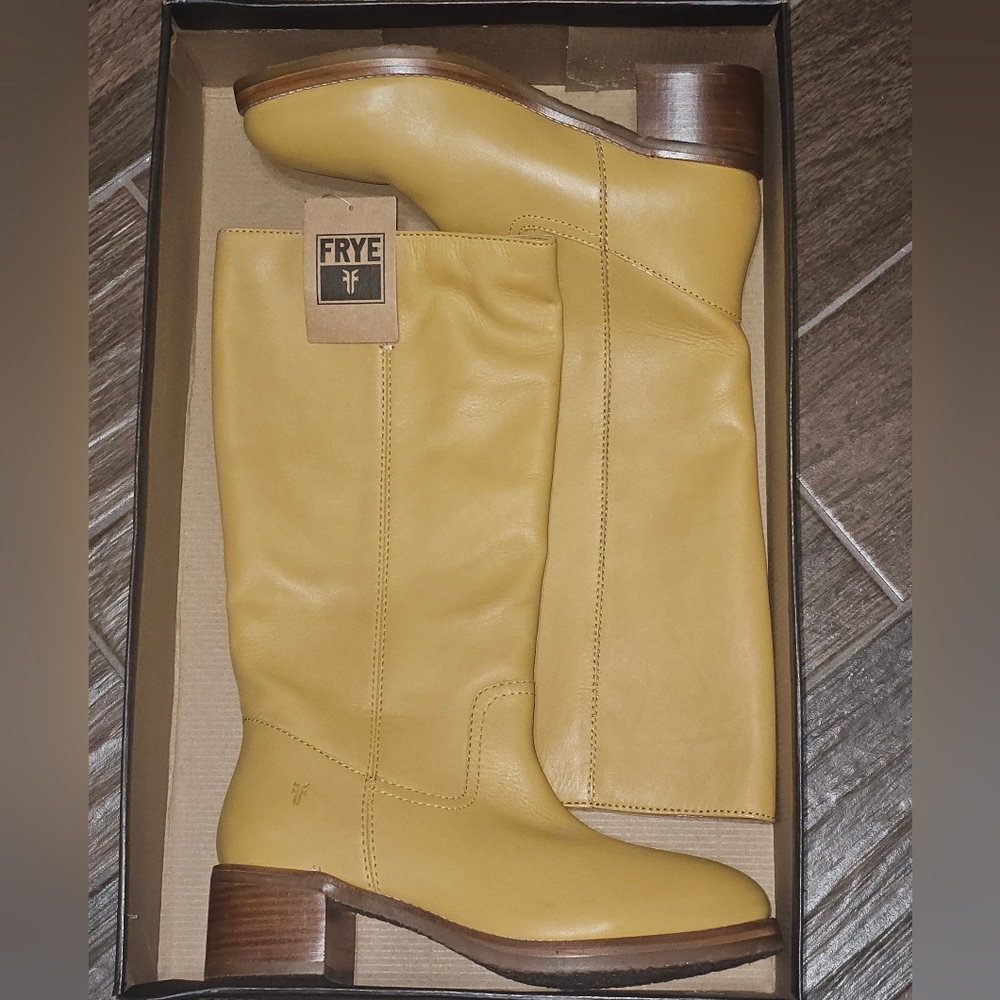 FRYE Camryn Tall Pull Boots
